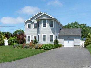 598 Mill Rd, Calverton, NY 11933