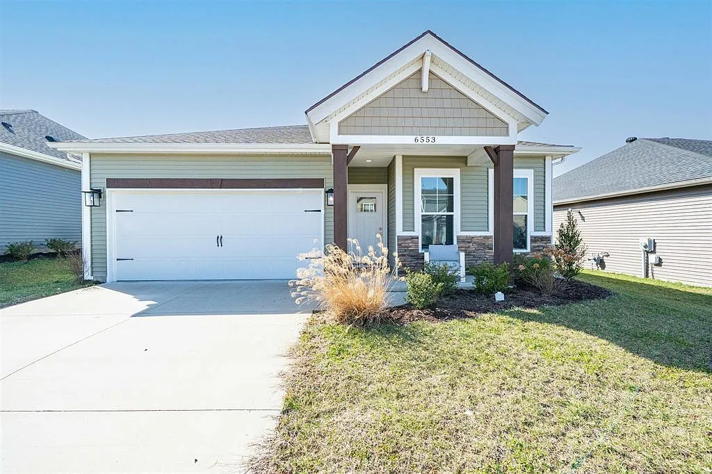 3 bed, 2.0 bath, $1,795 — Photo 1