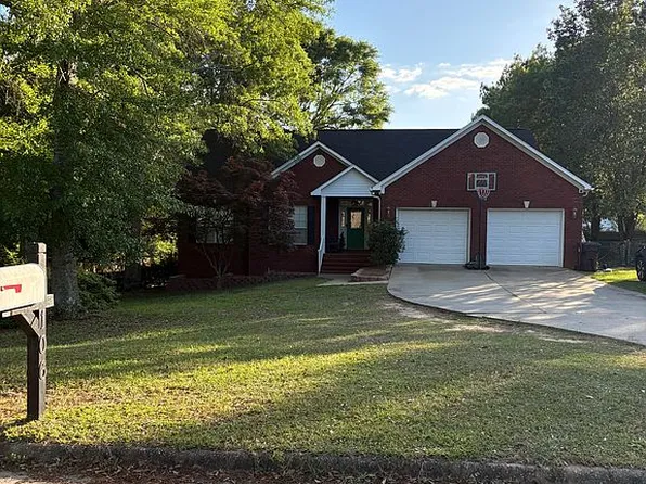 106 Melissa Ln, Headland, AL 36345