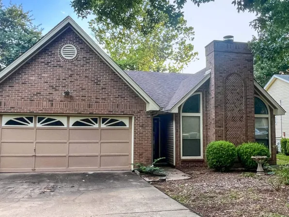 1318 Point West Dr, Little Rock, AR 72211