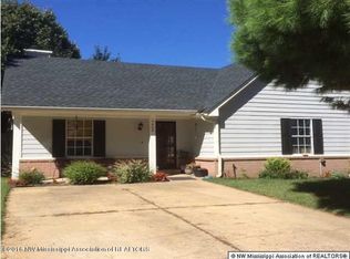 7005 Tudor Ln, Horn Lake, MS 38637