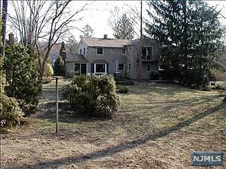 2nd image of 10 Maclaren Ct