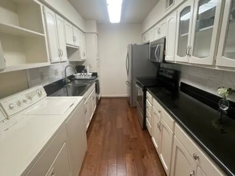 361 N Post Oak Ln #341 — Photo 5
