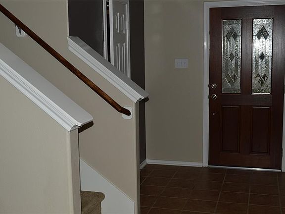 2nd image of 3212 Victorian Manor Ln