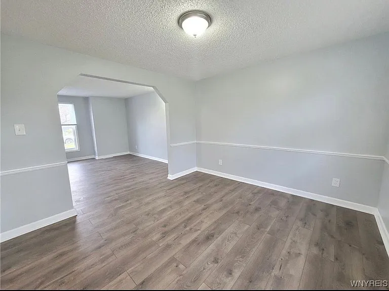 48 Taverly Dr — Photo 5
