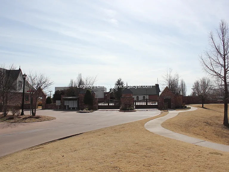 3501 W Princeton St — Photo 22