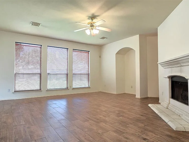 21038 Narrow Gate Dr — Photo 6