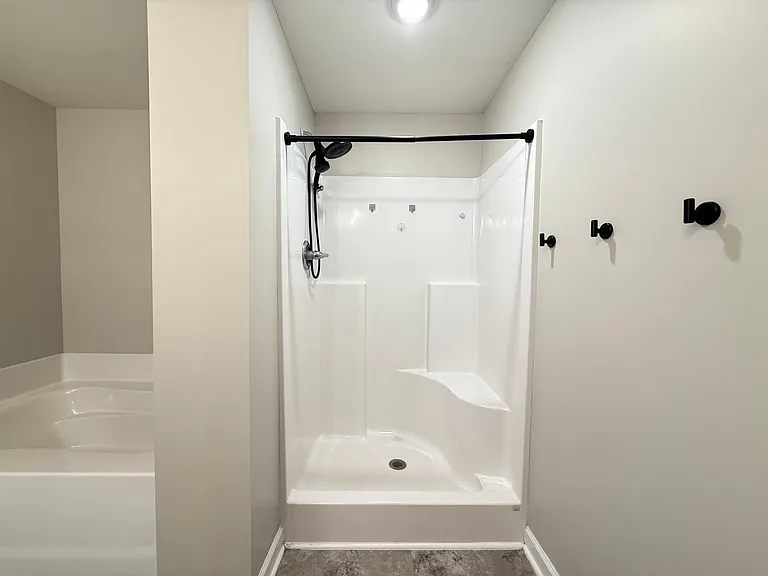 303 Breezeway Dr — Photo 36