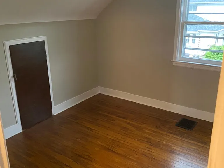 24 Alsace Ave #2 — Photo 2