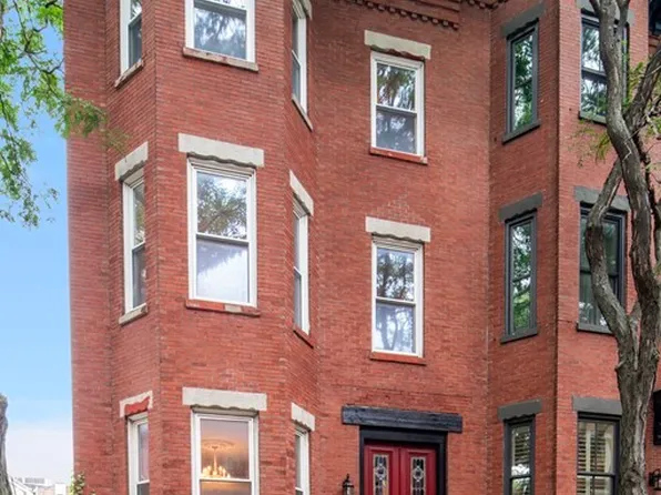 8 Auburn St, Charlestown, MA 02129