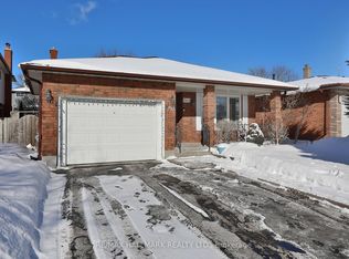 944 William Booth Cres, Oshawa, ON L1G7N4