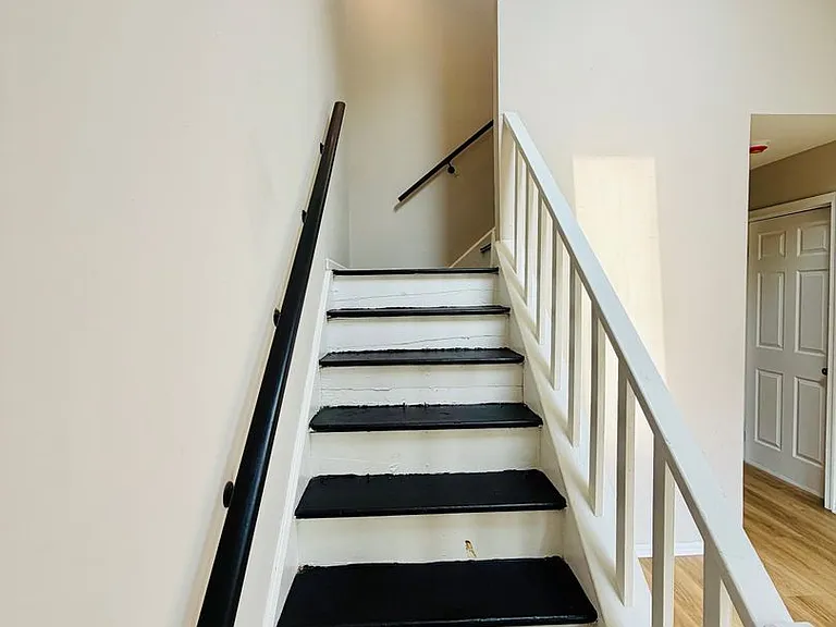 11 Saffron Dr — Photo 18