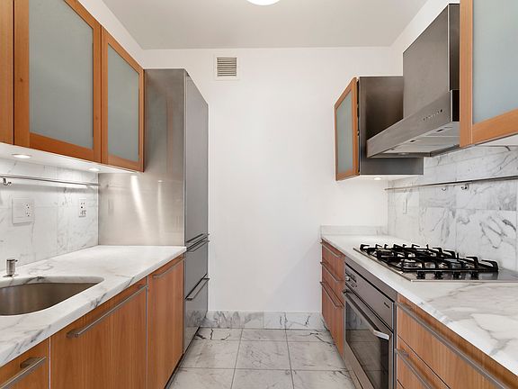 3rd image of 25 Columbus Cir #58A