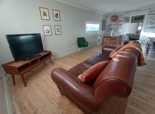 1026 E Washington Ave, Cottage Grove, OR 97424