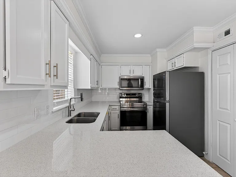 1221 Cedar Post Ln #8A — Photo 10