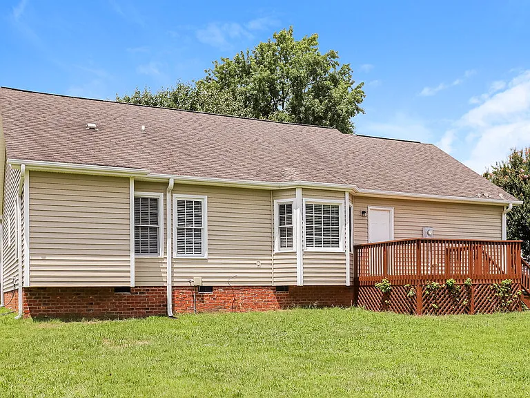 235 Lorraine Dr — Photo 15