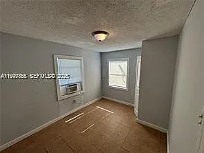 820 21st St #C — Photo 9
