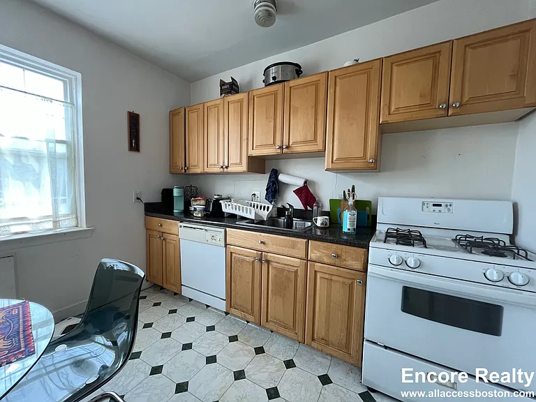 20 Fairbanks St #8 — Photo 11