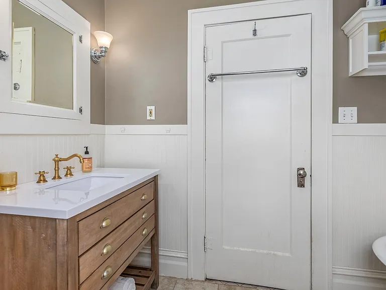 2323 W Regan Ave — Photo 22