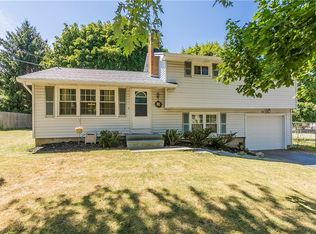 31 Hollybrook Rd, Brockport, NY 14420