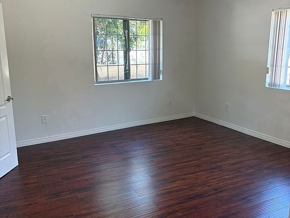 5th image of 3401 Manning Ave