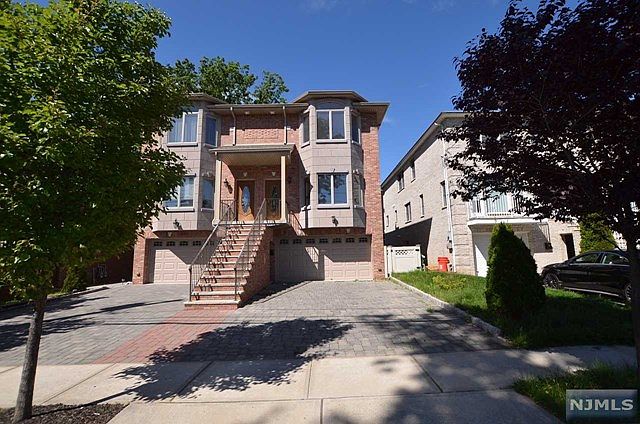 1st image of 427 Washington Ave #427