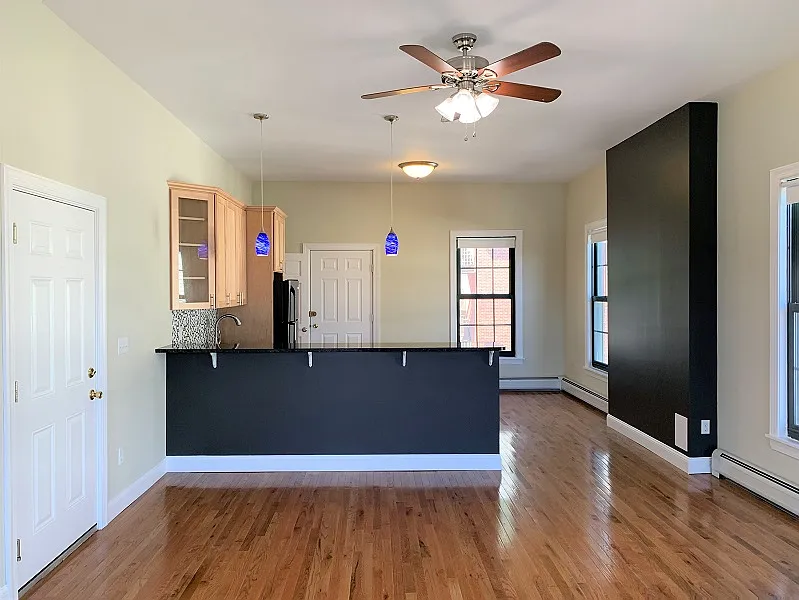Studio, 623 sqft, $1,995 — Photo 2