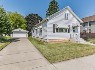 908 48th St, Kenosha, WI 53140