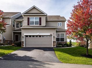 1205 Ridgeview Dr, Morgantown, PA 19543