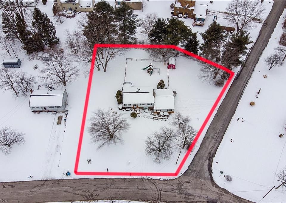 2nd image of 1490 Sunnyacres Rd
