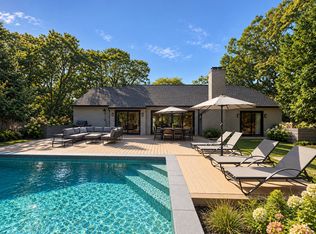 10 Hampton St, Westhampton Beach, NY 11978