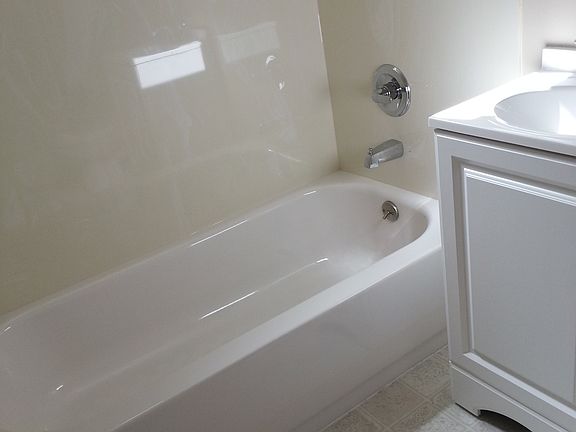 5th image of 14506 Union Ave APT D2