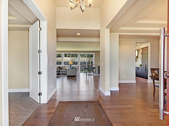 3rd image of 1523 S Ventura Drive