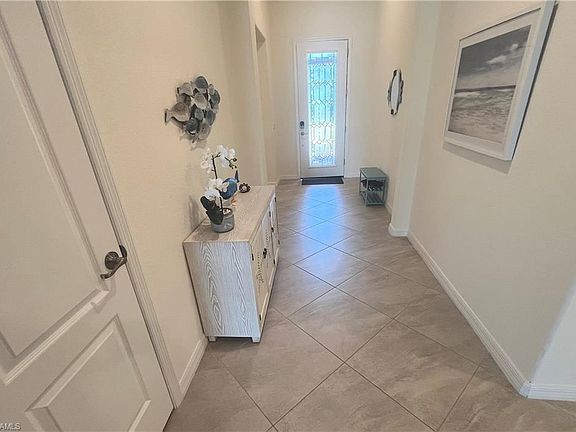 4th image of 2218 Cara Cara WAY