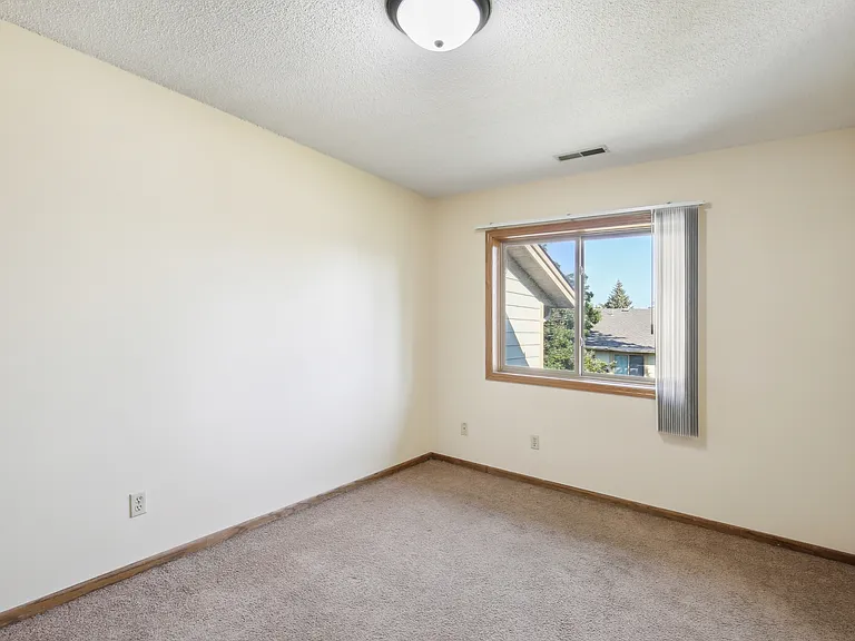 13304 Parkwood Dr #104 — Photo 12