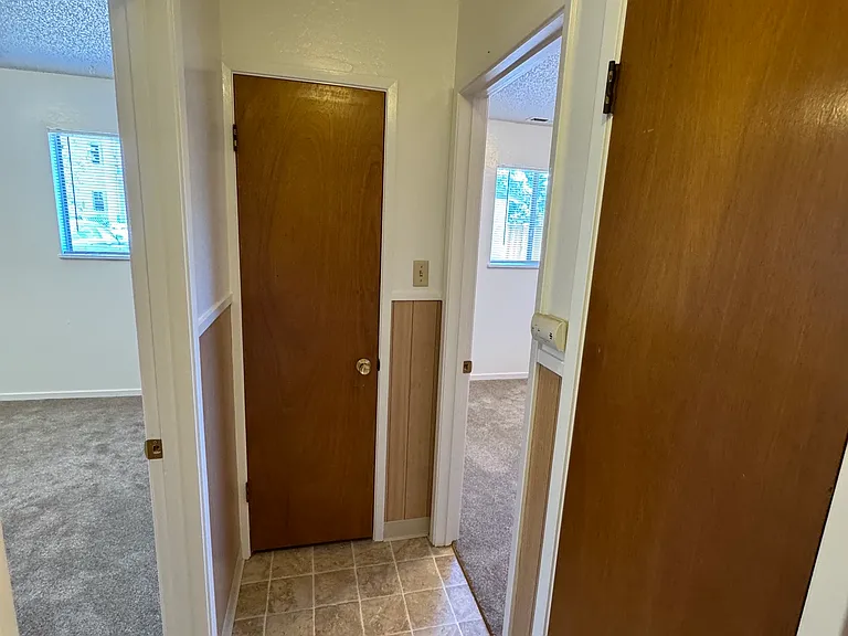 649 Marshall St #B — Photo 20