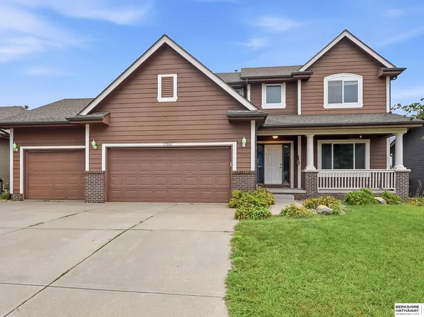 17206 Musket St, Omaha, NE 68136