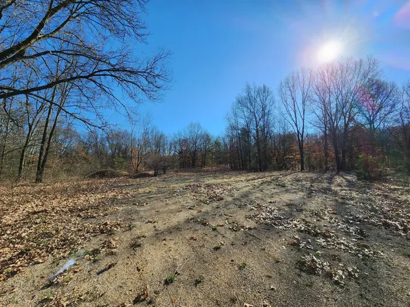 62665 M 40, Lawton, MI 49065