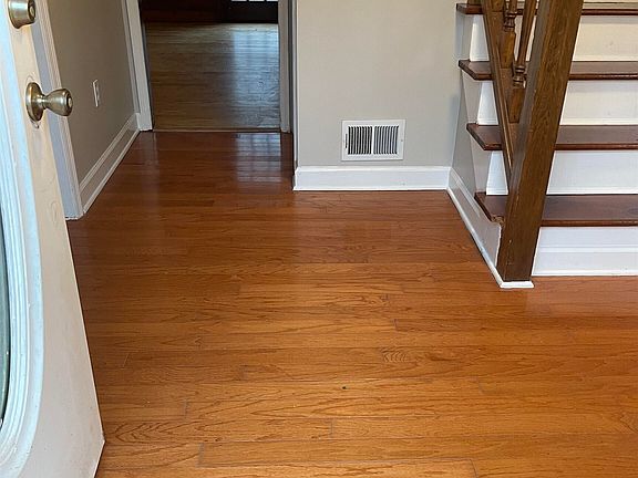 3rd image of 330 White Oak Way