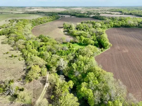 16884 232nd Rd, Winfield, KS 67156