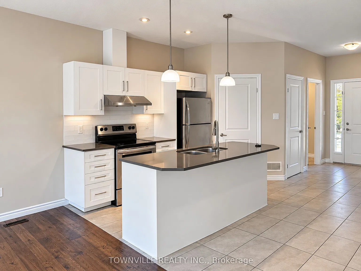 3 bed, $2,400 — Photo 1