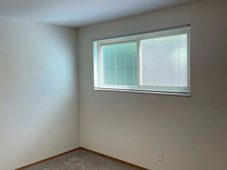 Lewison Place Apartments — Photo 22