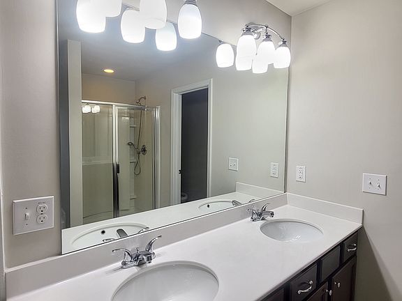 3rd image of 60 Laurel Dr E