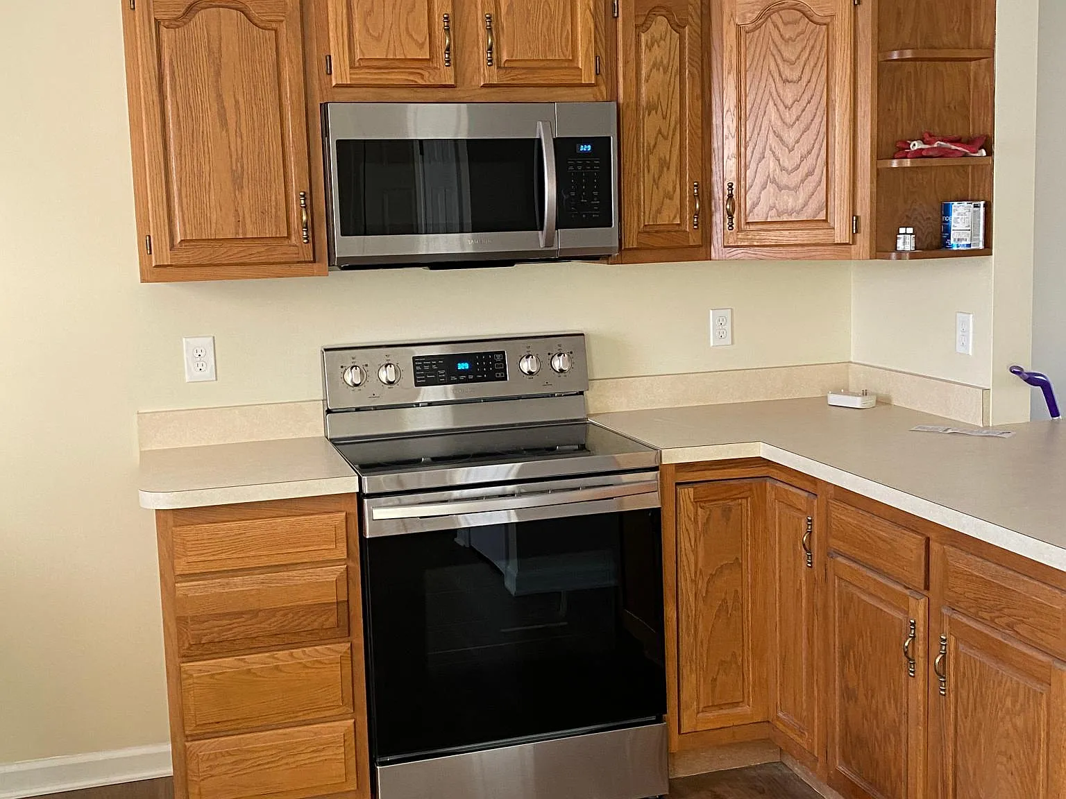 103 E Strawberry Aly — Photo 2