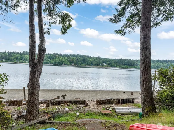 415 E Herron Boulevard NW, Lakebay, WA 98349