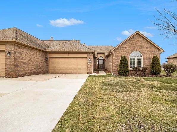 18580 Carriage Ln, Riverview, MI 48193