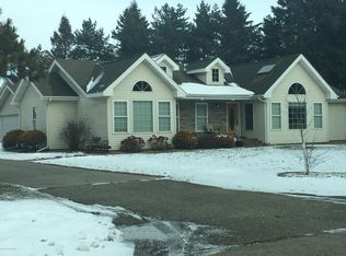 818 Pinewood Ln, Perham, MN 56573