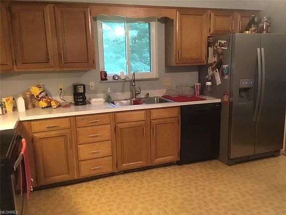2nd image of 28776 Berkshire Dr