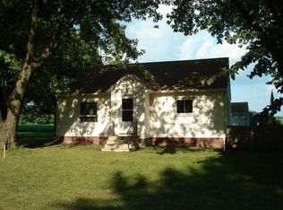 9277 37th Ave SW, Hope, MN 56046