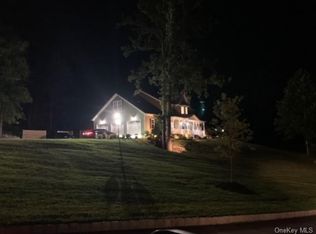 6 Winding Ln, Central Valley, NY 10917